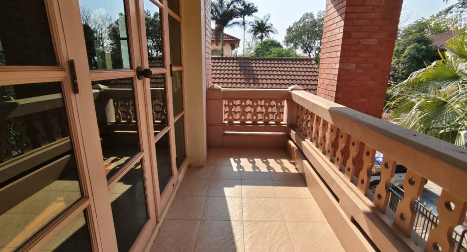For sale 5 bedrooms house in Bang Khun Thian, Bangkok