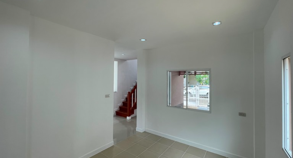 For sale 3 bedrooms house in Lat Krabang, Bangkok