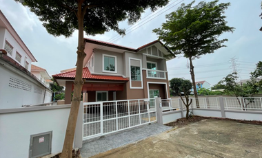 For sale 3 bedrooms house in Lat Krabang, Bangkok