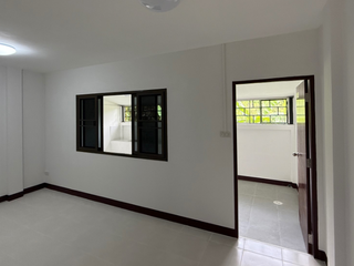 For sale 2 ベッドルーム townhouse in Saraphi, Chiang Mai