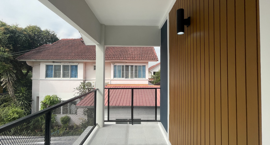 For sale 3 ベッドルーム house in Bang Khun Thian, Bangkok