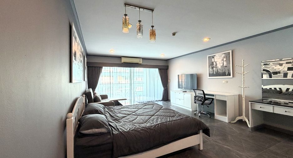 For rent and for sale 1 bed condo in Pratumnak, Pattaya