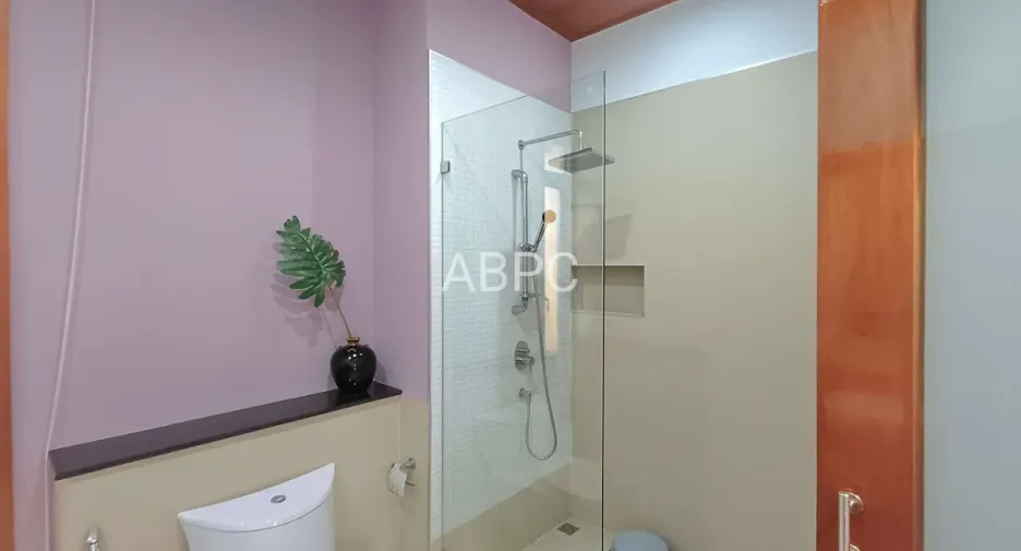 For rent and for sale 5 bedrooms house in Bang Lamung, Chonburi