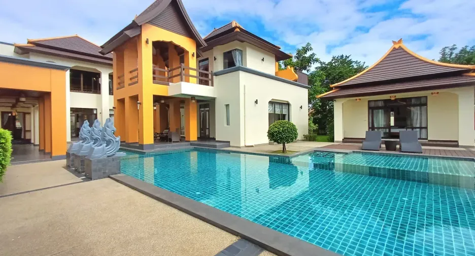 For rent and for sale 5 bedrooms house in Bang Lamung, Chonburi