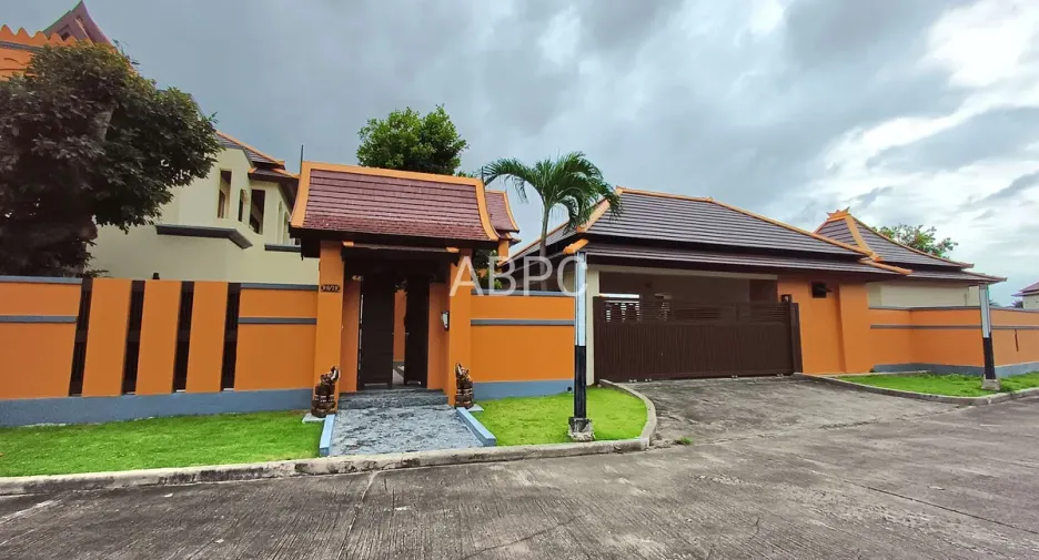 For rent and for sale 5 bedrooms house in Bang Lamung, Chonburi