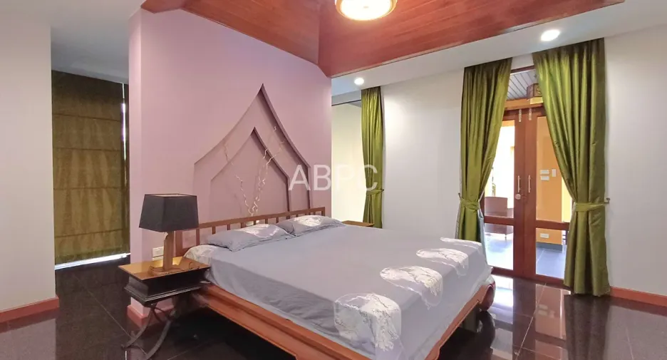 For rent and for sale 5 bedrooms house in Bang Lamung, Chonburi
