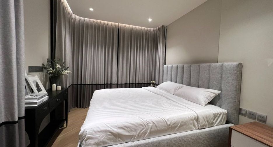 For rent 2 bedrooms condo in Watthana, Bangkok
