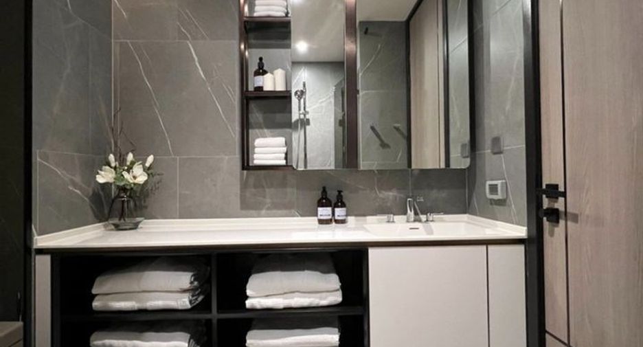 For rent 2 bedrooms condo in Watthana, Bangkok