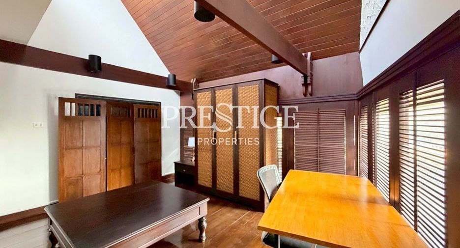 For rent 3 bedrooms condo in Bang Lamung, Chonburi