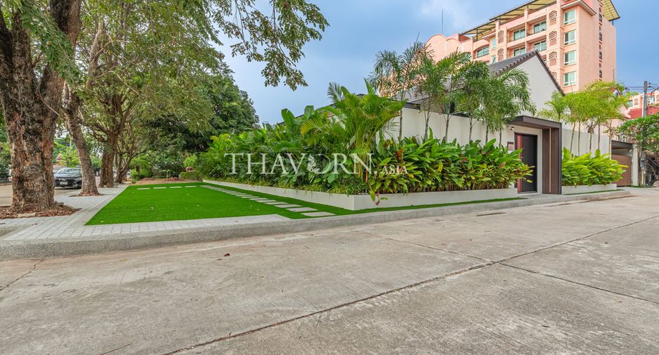 For sale 4 bedrooms house in Bang Lamung, Chonburi