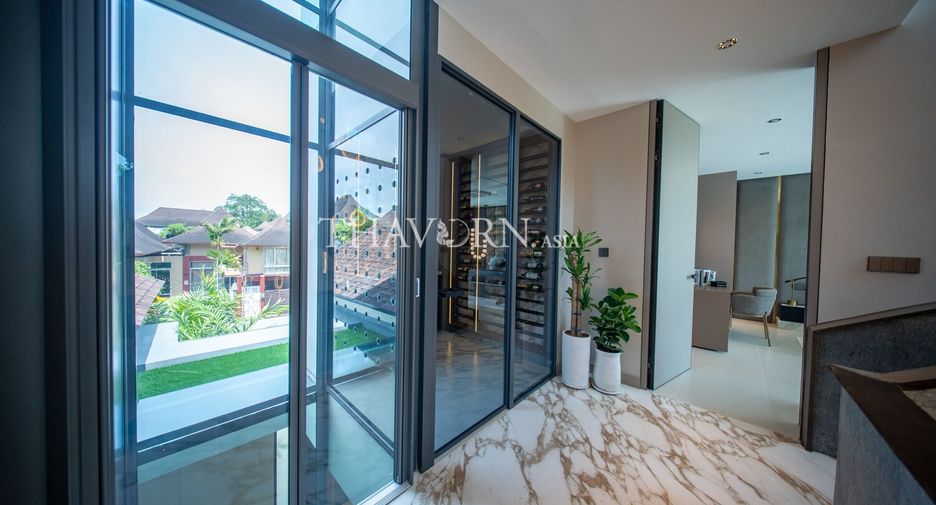 For sale 6 bedrooms house in Sattahip, Chonburi