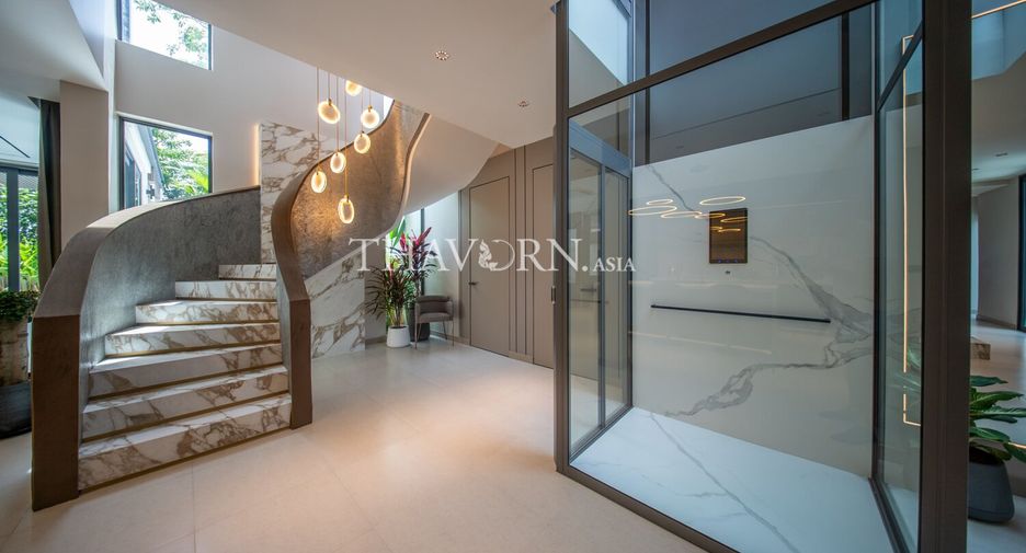 For sale 6 bedrooms house in Sattahip, Chonburi