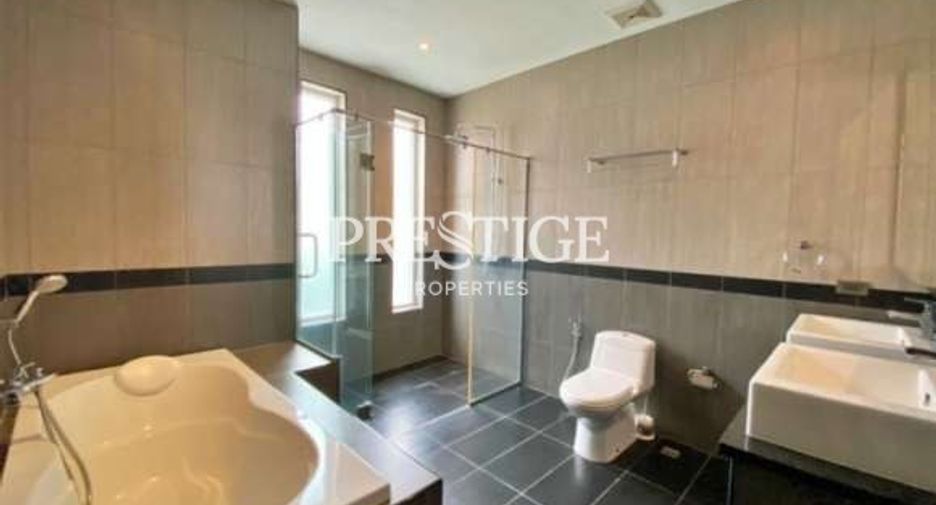 For rent and for sale 4 bedrooms house in East Pattaya, Pattaya