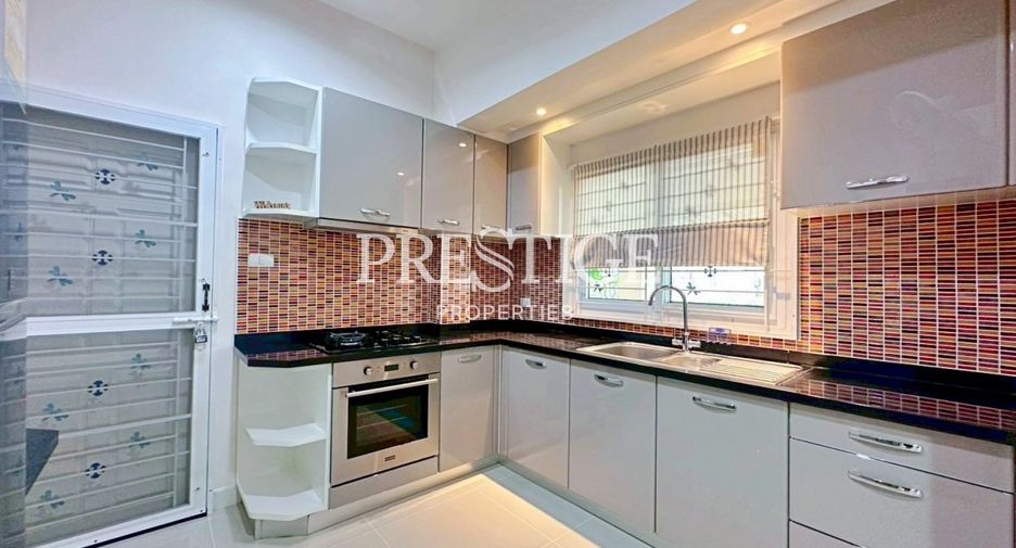 For sale そして for rent 3 ベッドルーム house in Bang Lamung, Chonburi