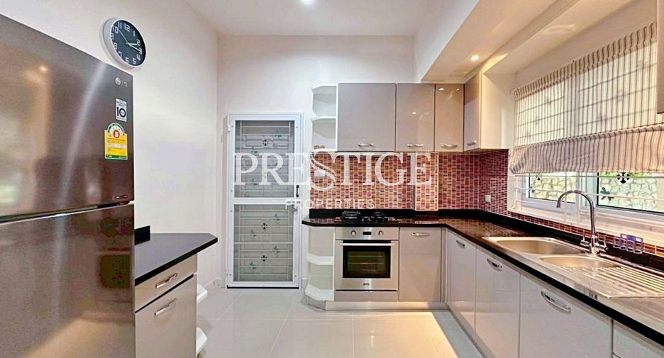 For sale そして for rent 3 ベッドルーム house in Bang Lamung, Chonburi