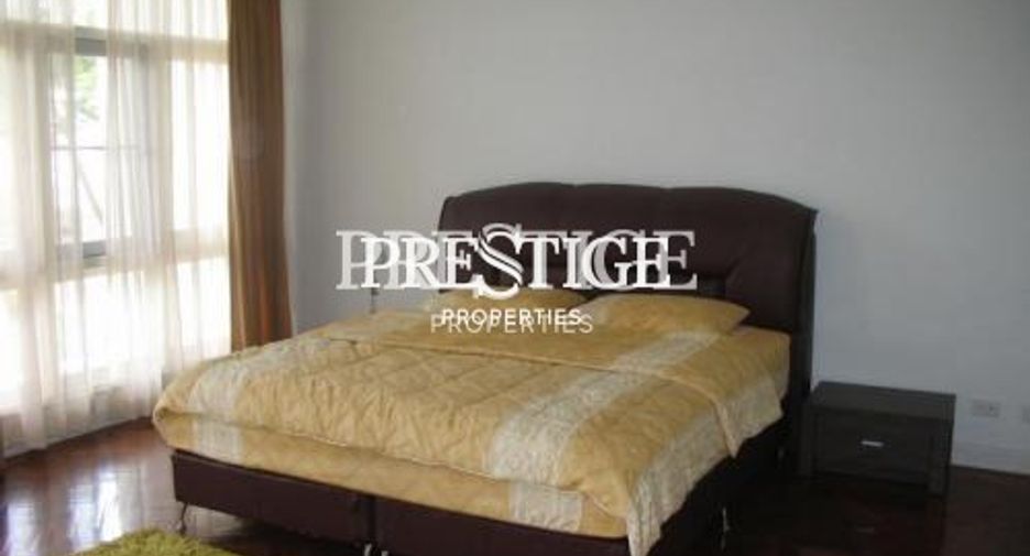 À vendre et à louer 3 chambres maison à Sattahip, Chonburi
