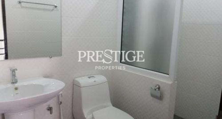 Casa en alquiler de 3 habitaciones en Bang Lamung, Chonburi