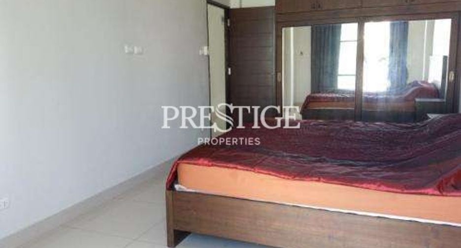 Casa en alquiler de 3 habitaciones en Bang Lamung, Chonburi