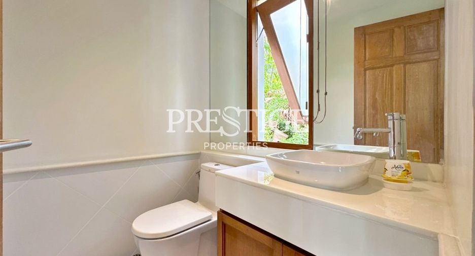 Casa en venta y en alquiler de 4 habitaciones en Bang Lamung, Chonburi