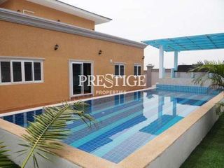 Casa en alquiler de 4 habitaciones en Bang Lamung, Chonburi