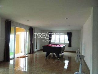 Casa en alquiler de 4 habitaciones en Bang Lamung, Chonburi