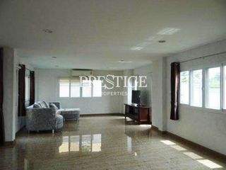 Casa en alquiler de 4 habitaciones en Bang Lamung, Chonburi