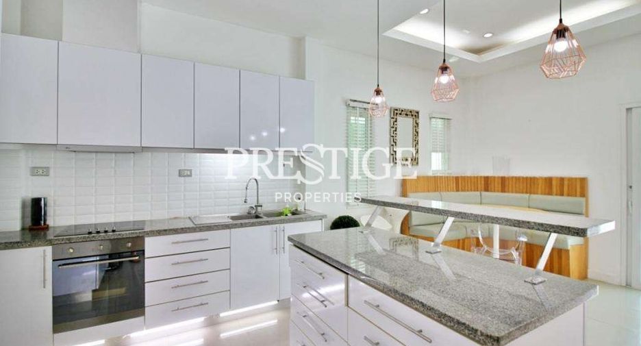 Casa en venta de 4 habitaciones en Bang Lamung, Chonburi