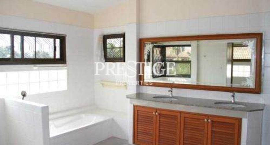 For sale and for rent 3 bedrooms house in Bang Lamung, Chonburi