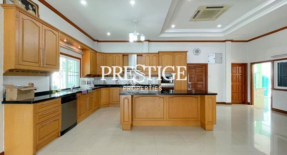 For rent 5 bedrooms house in Bang Lamung, Chonburi