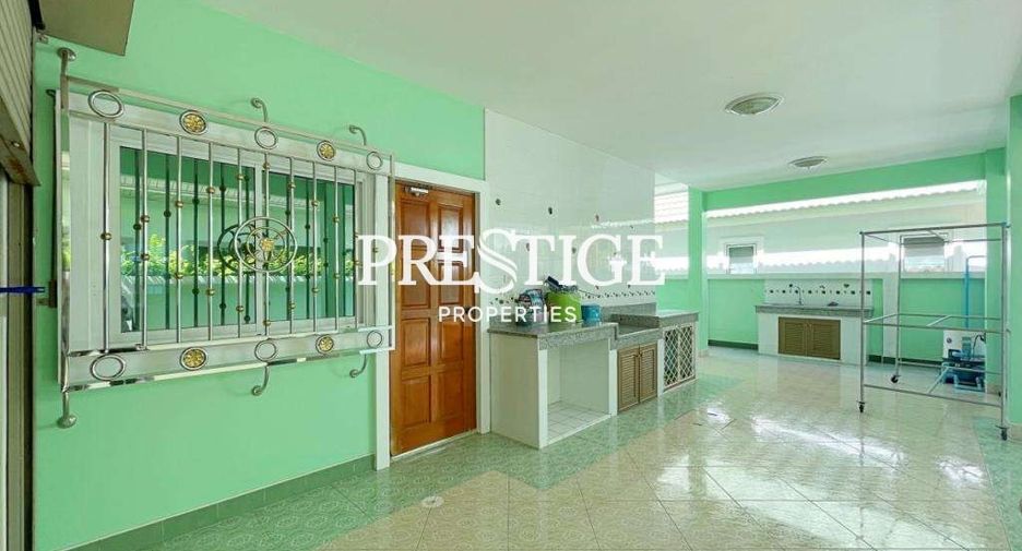 For rent 5 bedrooms house in Bang Lamung, Chonburi