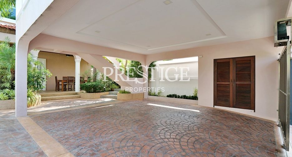 Casa en alquiler de 5 habitaciones en Jomtien, Pattaya