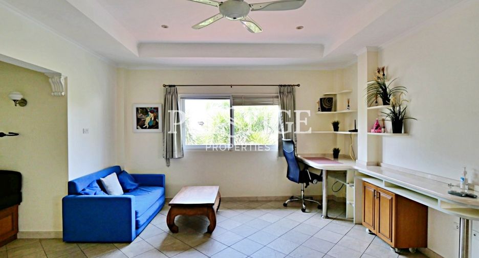 Casa en alquiler de 5 habitaciones en Jomtien, Pattaya