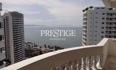 For rent 3 bedrooms condo in Pratumnak, Pattaya