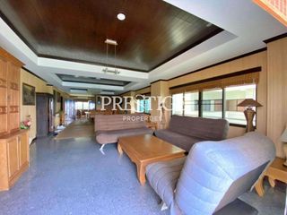 For sale 3 bedrooms condo in Na Jomtien, Pattaya