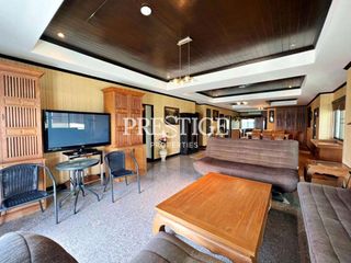 For sale 3 bedrooms condo in Na Jomtien, Pattaya
