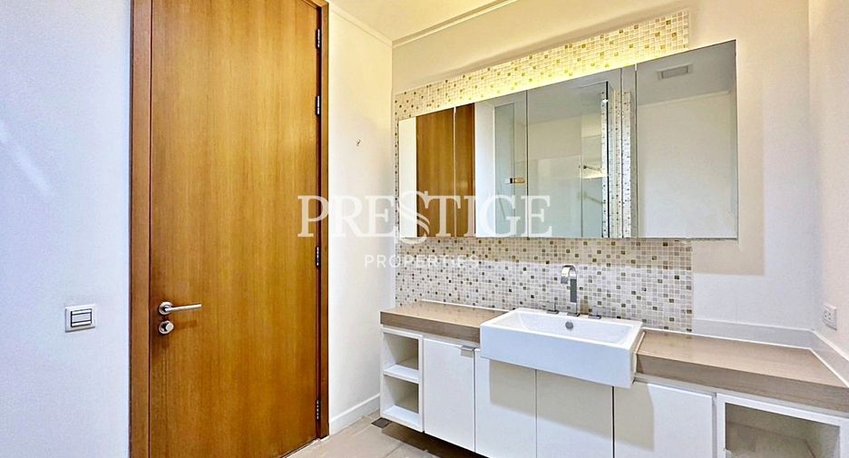 For rent 3 bedrooms condo in Bang Lamung, Chonburi