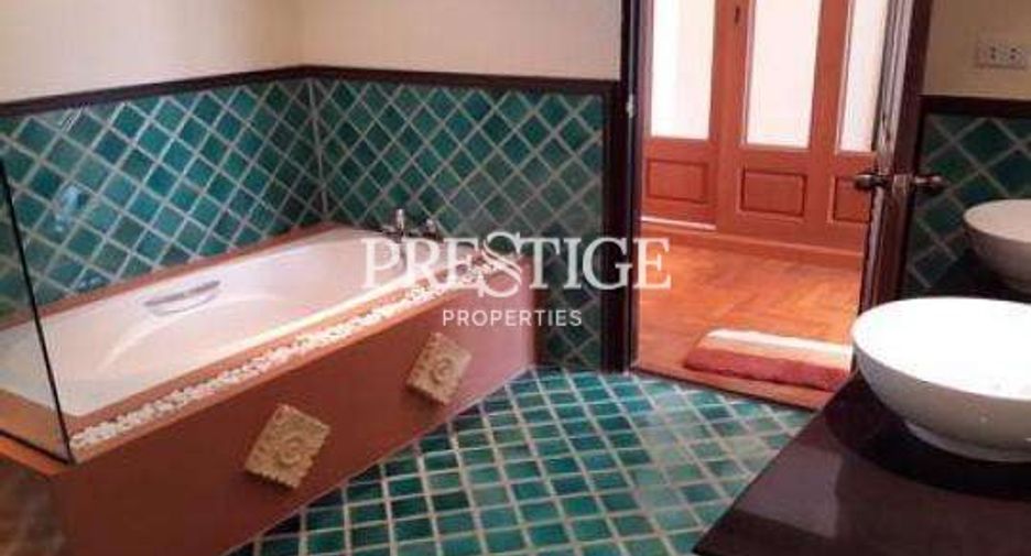 For rent 5 bedrooms house in Jomtien, Pattaya