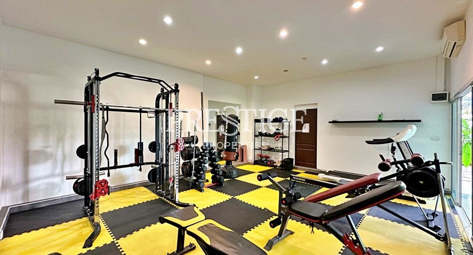 For sale 4 bedrooms condo in Bang Lamung, Chonburi