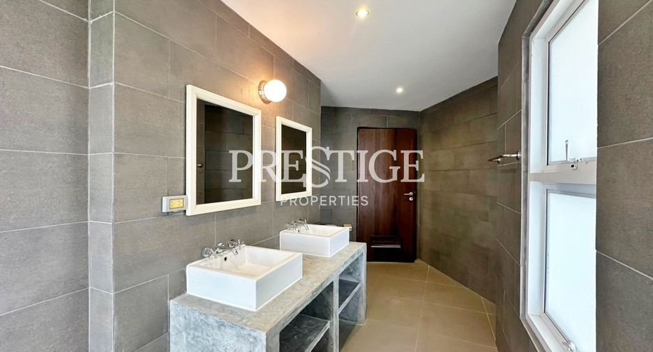 For sale 4 bedrooms condo in Bang Lamung, Chonburi