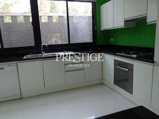 Casa en venta y en alquiler de 3 habitaciones en Bang Lamung, Chonburi