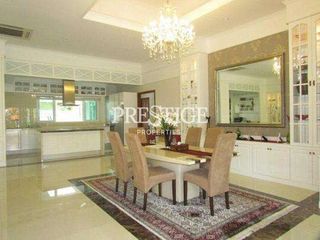 Haus zum Kauf mit 6 Zimmer in Bang Lamung, Chonburi