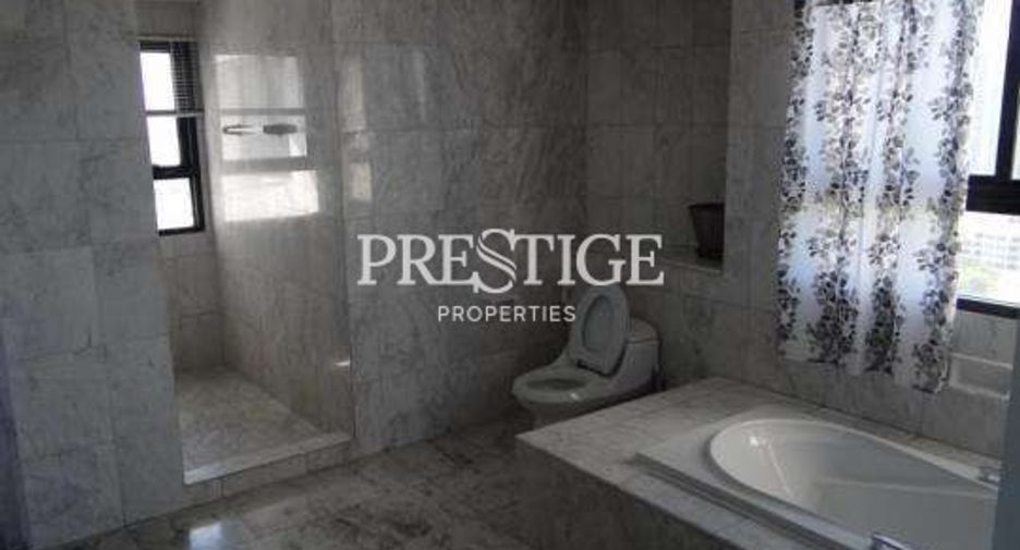 For rent 3 bedrooms condo in Bang Lamung, Chonburi