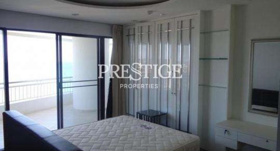 For rent 3 bedrooms condo in Bang Lamung, Chonburi