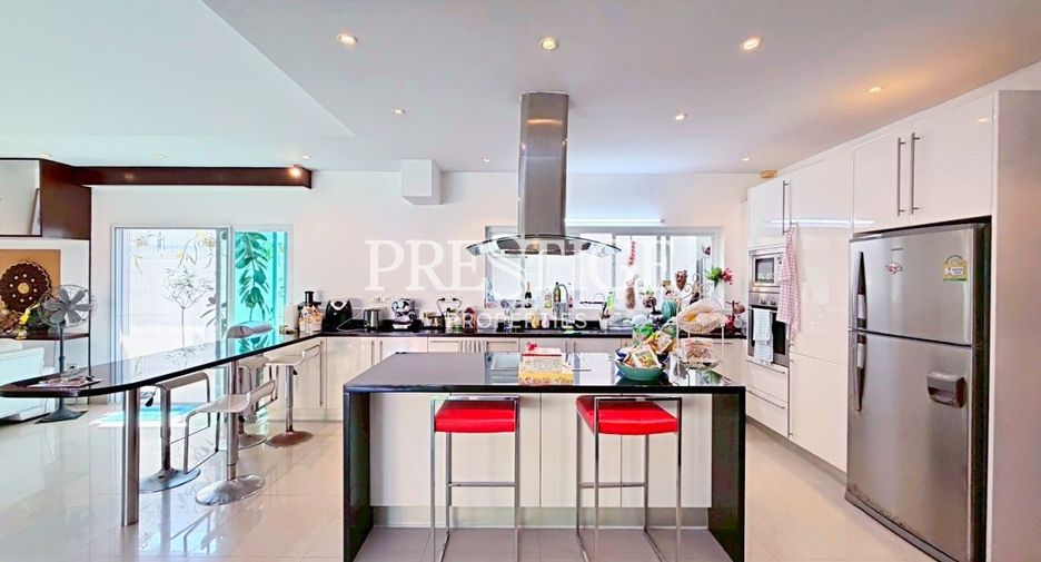 For sale 3 bedrooms house in Jomtien, Pattaya