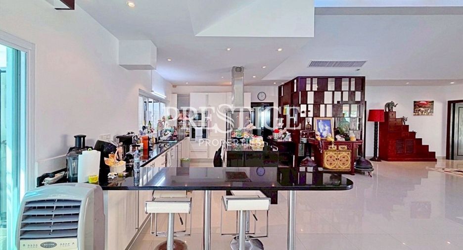 For sale 3 bedrooms house in Jomtien, Pattaya