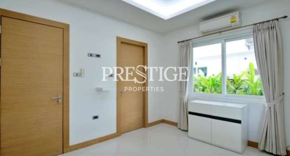 For sale 3 bedrooms house in East Pattaya, Pattaya