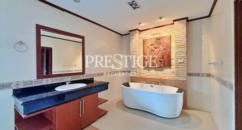Haus zum Kauf mit 5 Zimmer in Bang Lamung, Chonburi