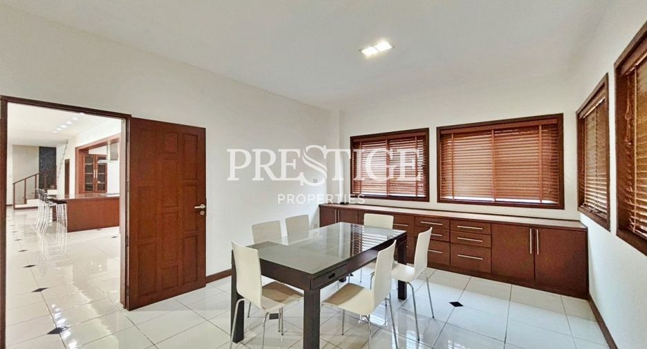Haus zum Kauf mit 5 Zimmer in Bang Lamung, Chonburi