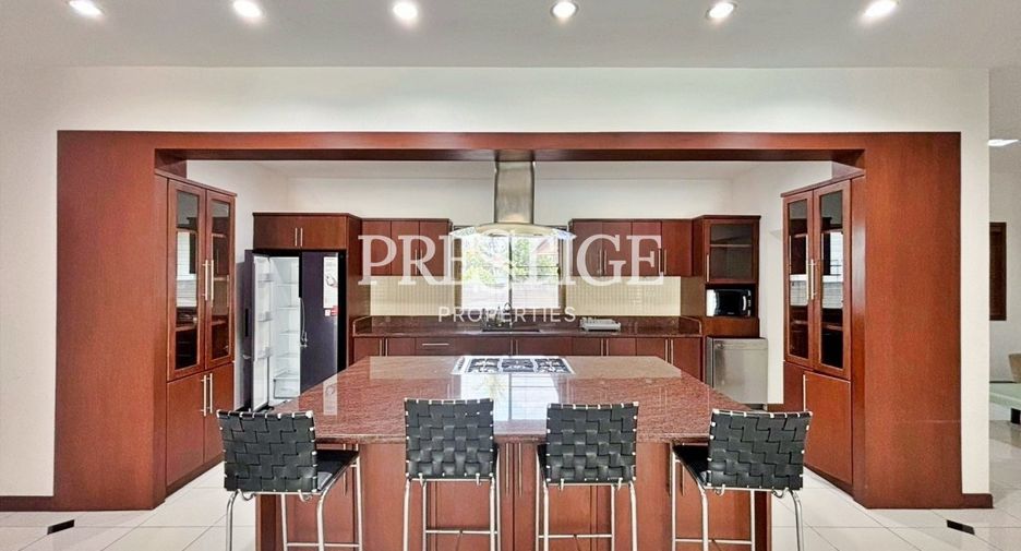 Haus zum Kauf mit 5 Zimmer in Bang Lamung, Chonburi