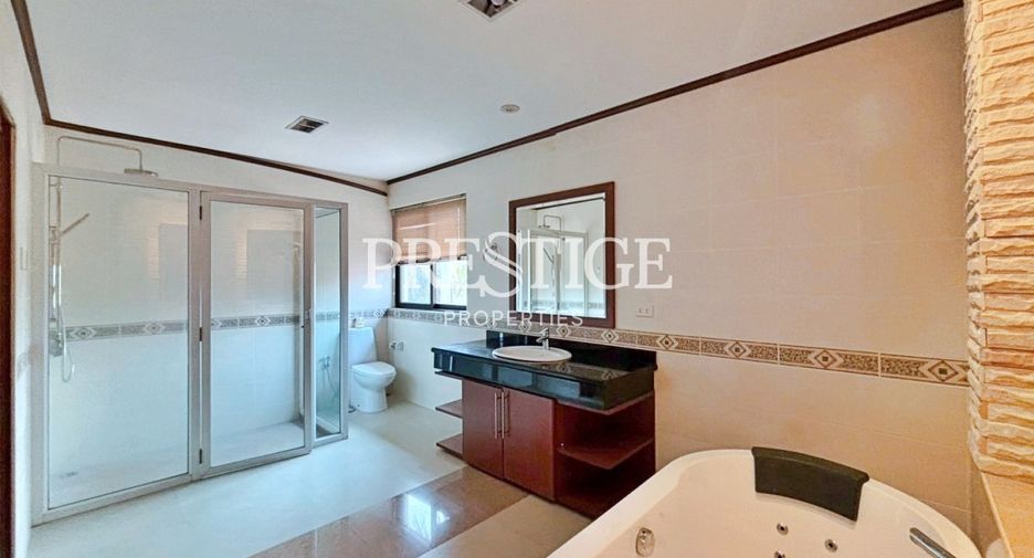 Haus zum Kauf mit 5 Zimmer in Bang Lamung, Chonburi